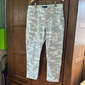 Democracy Beige & White Camouflage Cropped Jeans